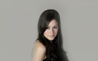 Amanda Crew Wallpaper
