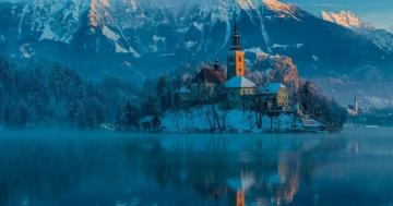 Winter Castle Wallpaper HD Background