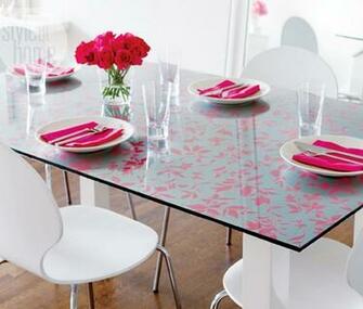 Choosing A Bold Print Wallpaper That Matches Your Design Style