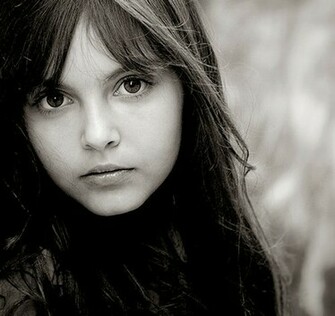 Cute Little Innocent Girl HD Wallpaper