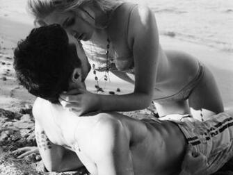 Wallpaper Couple Love Kiss Woman Man Beach Sand