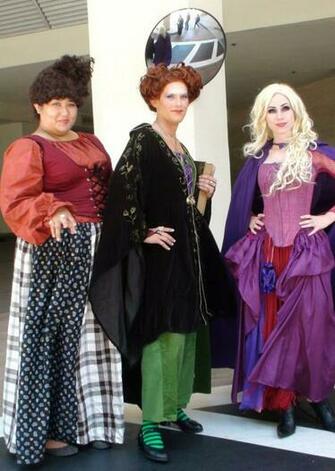 Witch Cosplays From Hocus Pocus At D23 By Trivto On