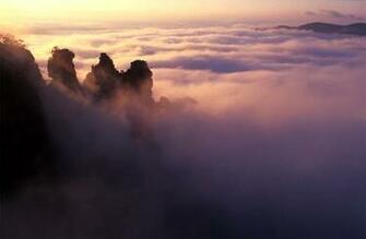 Three Sisters Blue Mountains Wallpaper