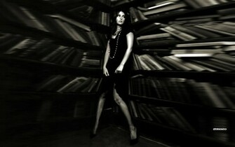 Previous Wallpaper Shiri Appleby Next