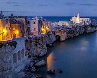 Wallpaper Italy Adriatic Sea Vieste City Night Houses Lights
