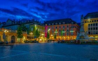 Desktop Wallpaper Italy Monuments Town Square Bolzano