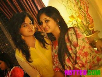 Wallpaper Pakistani Girls Photos Desi
