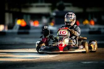 Red Bull Kart Helm HD Wallpaper Background