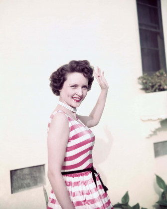 Betty White In A Classic Black And Portrait Wallpaper
