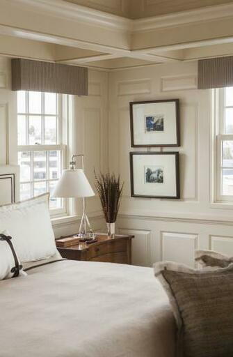 Benjamin Moore Navajo White