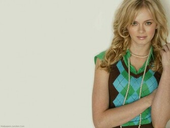 Sara Paxton Wallpaper
