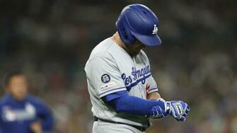 Max Muncy Injury Update Dodgers Slugger Hbp Wrist Out Until At