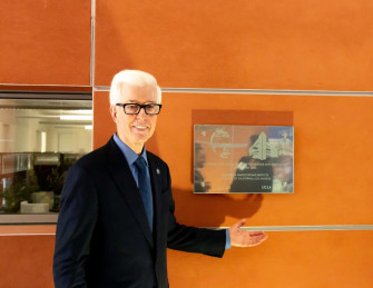 Gray Davis Wallpaper