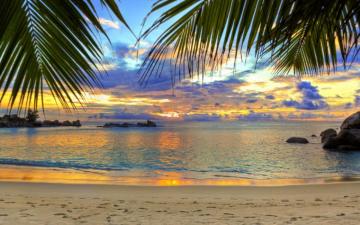 Beautiful Sunset In The Sky On A Tropical Beach Desktop Wallpaper