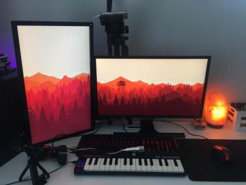 Request Anyone Know Of Some Good Wallpaper For A Horizontal