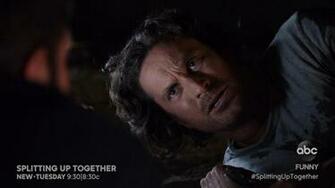 Splitting Up Together Sneak Peek Oliver Hudson Gets A Halloween