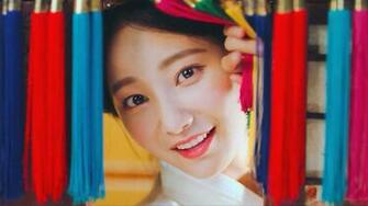 Momoland K Pop Girl Group Baam Yeonwoo Lee Da Bin