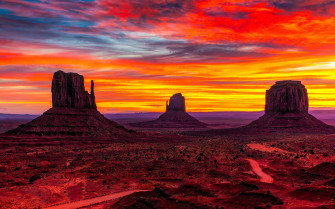 Sunset Monument Valley Desert Region Of Red Sand Arizona Utah Ubava Wallpaper