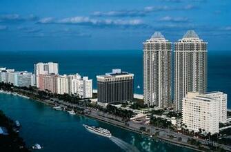 Beach Resort In Miami HD Wallpaper