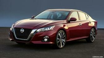 Nissan Altima Front Three Quarter HD Wallpaper