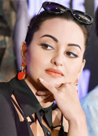 Sonakshi Sinha Promotes Holiday Veethi