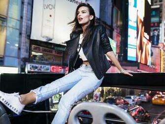 Wallpaper Emily Ratajkowski Dkny Campaign