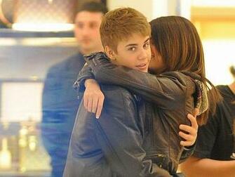 Selena Gomez With Justin Bieber HD Wallpaper All