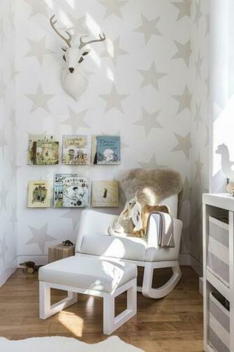 Sissy And Marley Star Wallpaper In Rain
