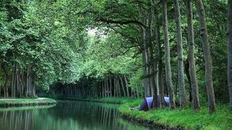 Camping Along Canal Du Midi Castelnaudary France Wallpaper
