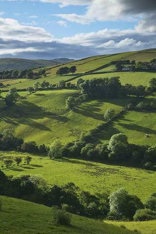 Glenelly Valley In Ireland iPhone Wallpaper