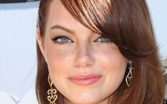 Emma Stone Widescreen HD Wallpaper