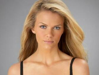 Brooklyn Decker Wallpaper Photo Gallery Image Thecelebritypix