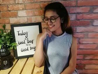 Priya Prakash Varrier Hq Wallpaper