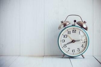 Why Women Are More Likely To Have Insomnia Than Men Helloflo