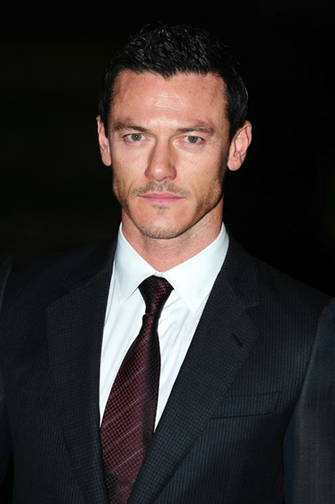 Luke Evans Photos Pictures Stills Image Wallpaper