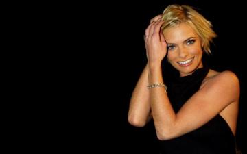 Jaime Pressly Wallpaper