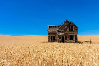 An Abandoned Farmhouse That Has Been My Wallpaper For Almost