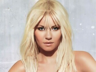 Dx Celebrities Elisha Cuthbert Hot And Sexy Wallpaper