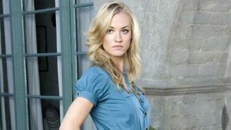 Yvonne Strahovski Wallpaper