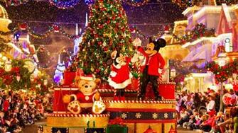 Mickey Mouse And Minnie Christmas Parade
