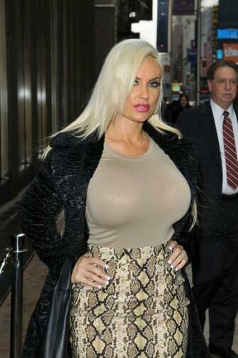 Nicole Coco Austin S Skirt Pictures Wallpaper