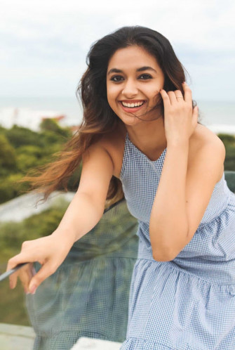 Keerthi Suresh Wallpaper HD Apk For Android