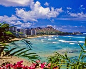 Waikiki Beach Oahu Desktop Wallpaper HD