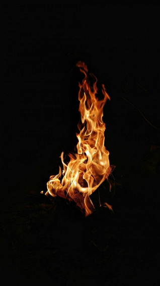iPhone Fire Wallpaper
