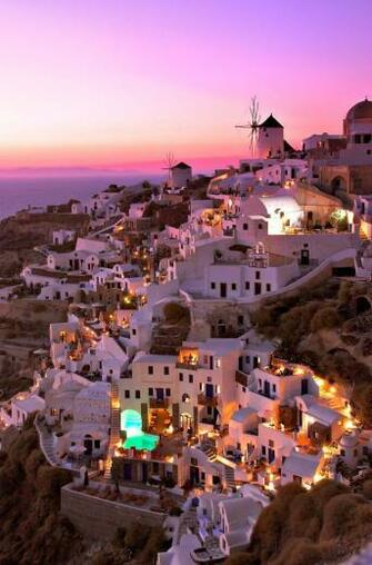Cliffside Santorini Wallpaper