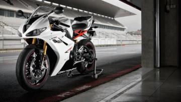 Triumph Motorcycle 4k Wallpaper Badasshelmetstore