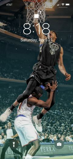 iPhone Wallpaper Of Giannis Over Baynes Mkebucks