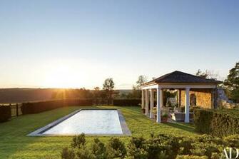 A Picturesque New York Farmhouse Embodies Historical Elegance