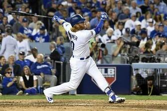 Justin Turner Returns To Dodgers With A Year Deal True Blue La