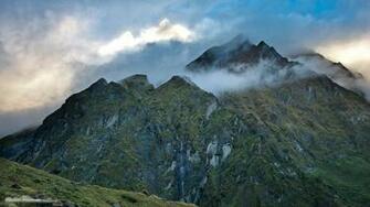 Fishtail Mountain Wallpaper Photo Pathway